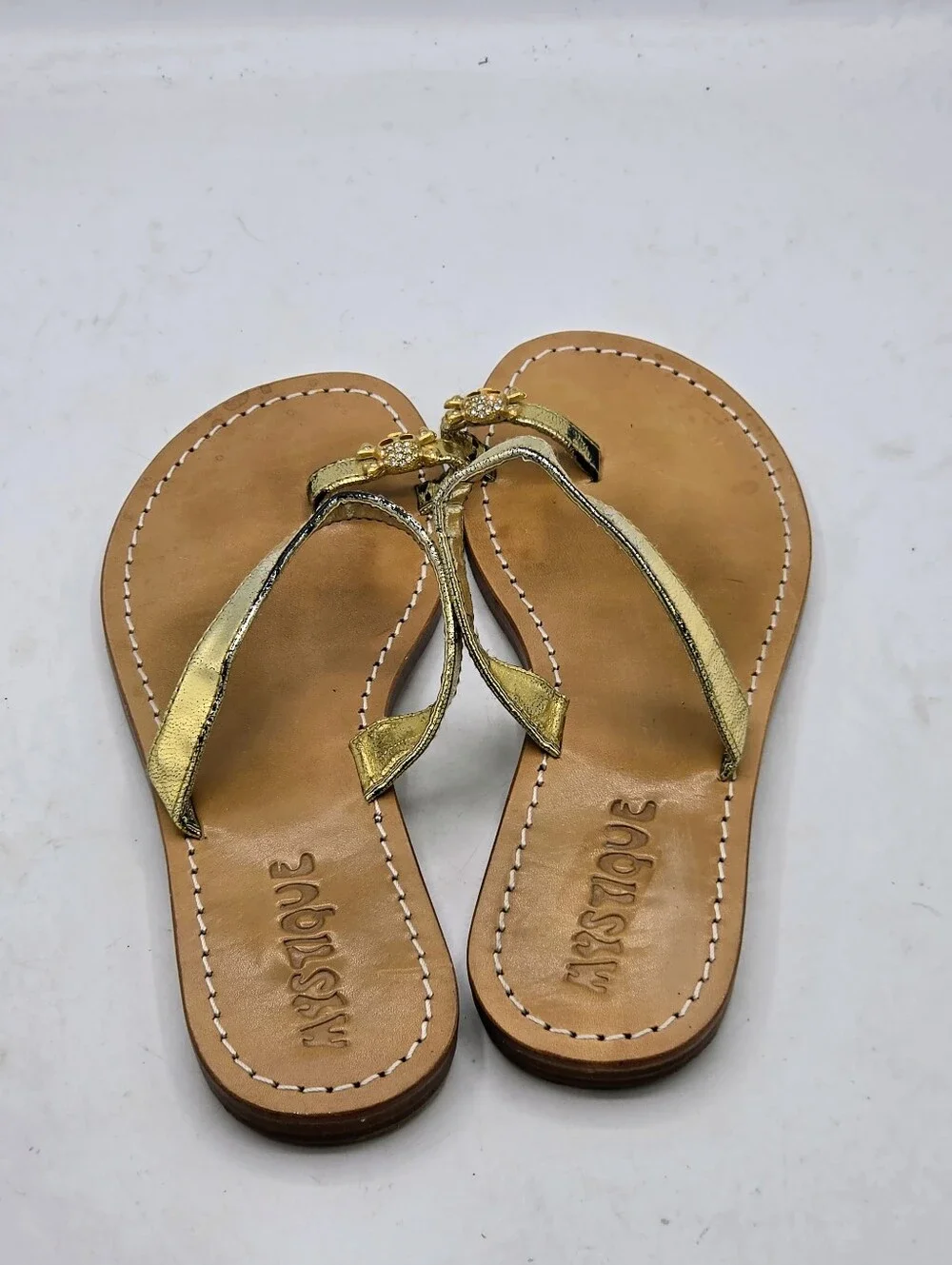 Mystique Gold Leather Skull & Crossbones Thong Sandals Size 5